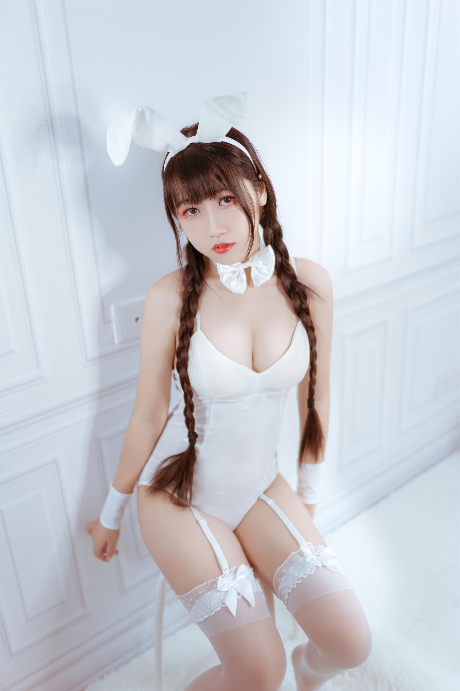 不呆猫 白色兔女郎 [28P-56MB]