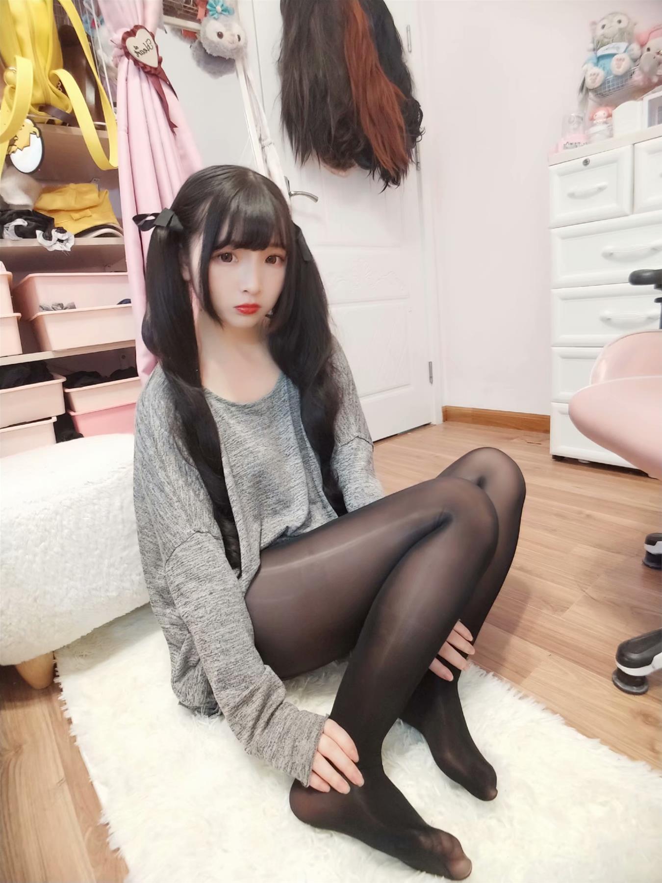 古川 油光黑丝双马尾 [71P-23MB]