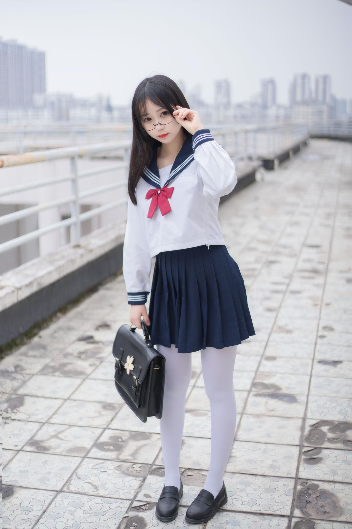 七奈写真馆 2019年4月第一期 [52P-83MB]