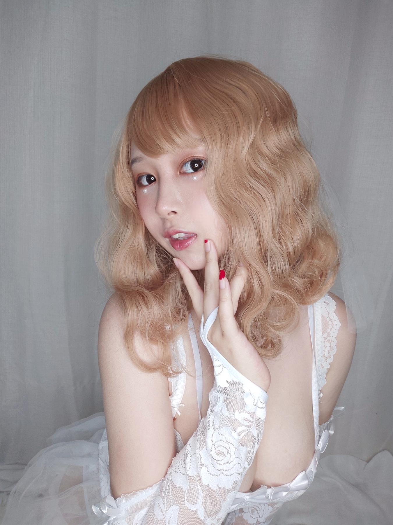 PAKI酱 镂空新娘 [42P7V-91MB]