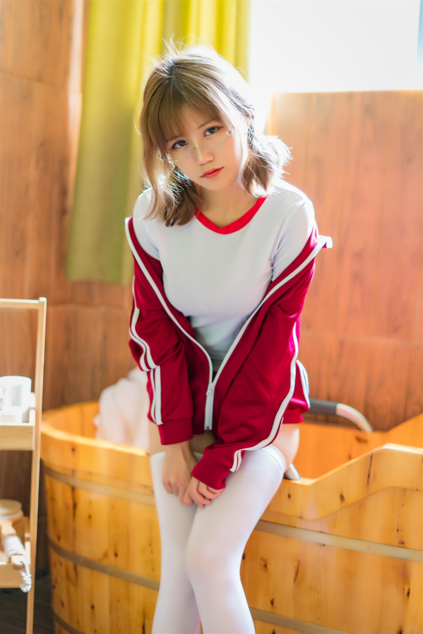 小仓千代w 红色体操服 [48P-672MB]