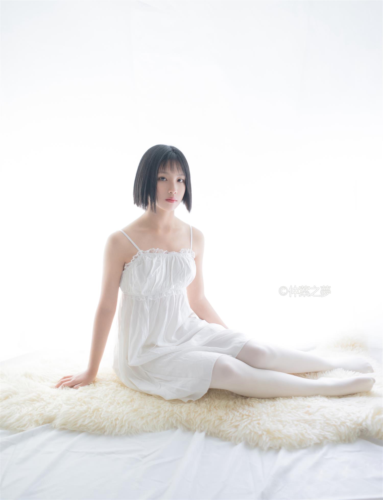 轻兰映画 Grand.001 鹿野奈绪 清纯白吊带裙 [73P-360MB]