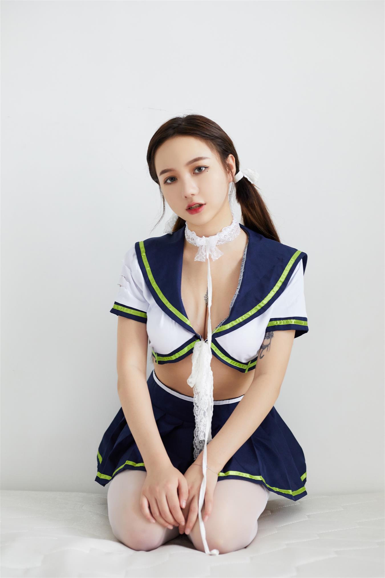 洛丽塔大哥 水手服 [9P-101MB]