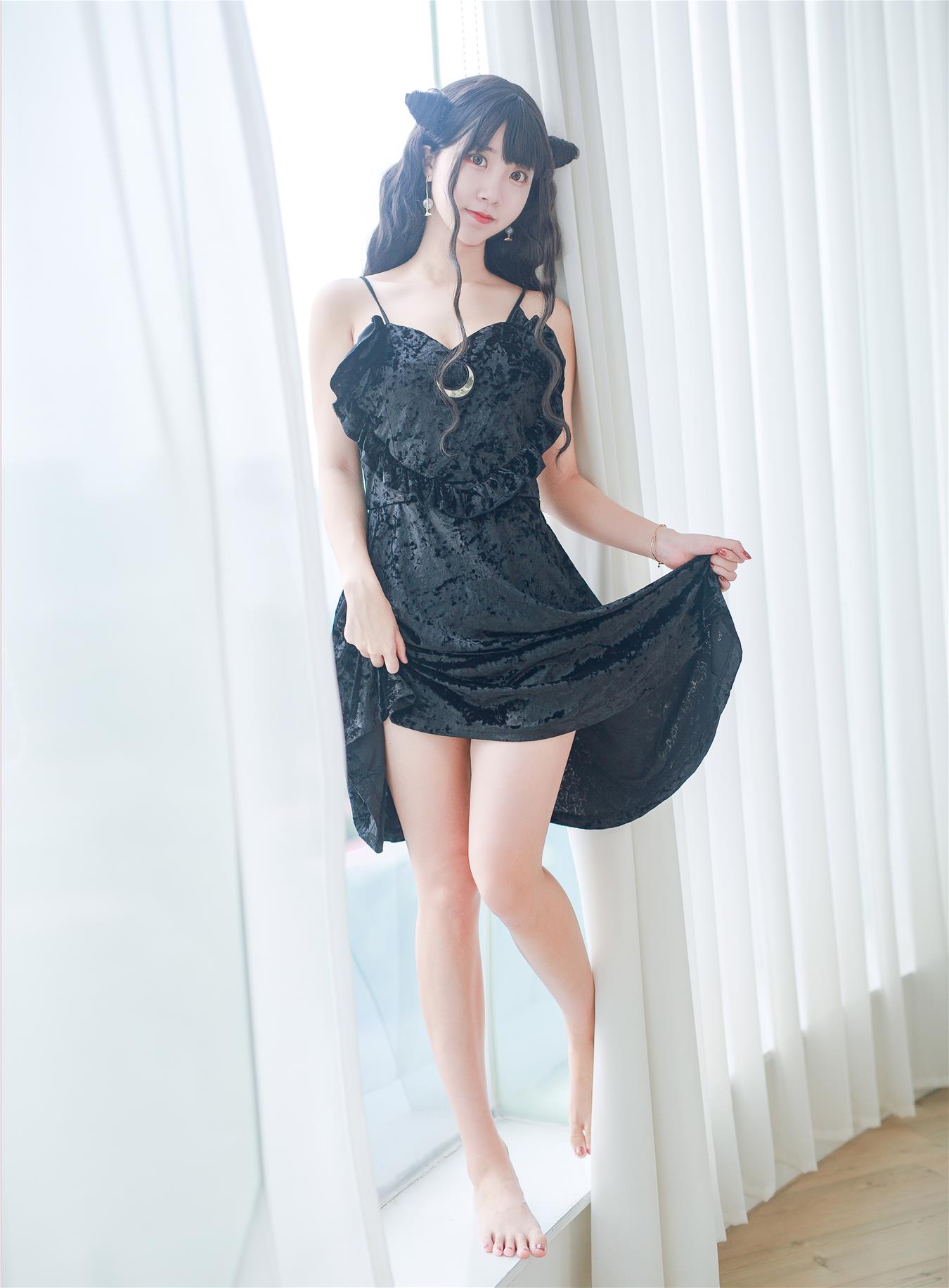 黑川 小恶魔黑裙子 [31P-374MB]