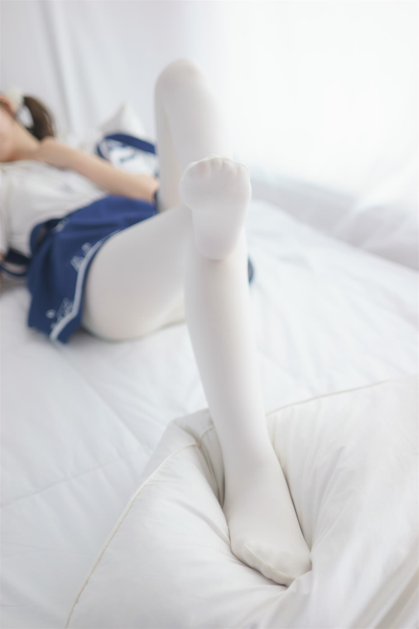 喵写真 VOL.005 可爱熊女孩白丝 [52P-361MB]