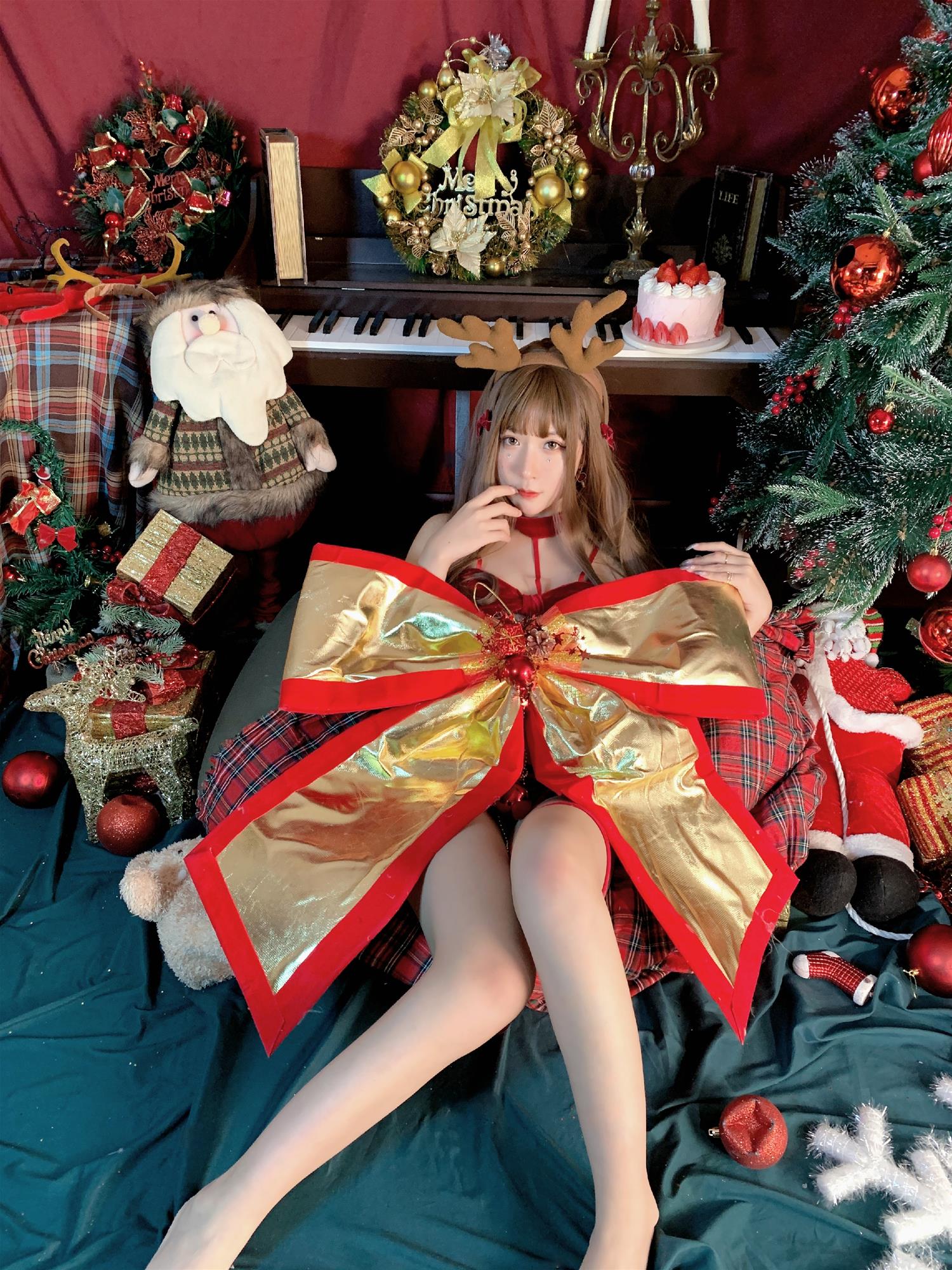 猫九酱 猫妹圣诞特辑 [41P-197MB]