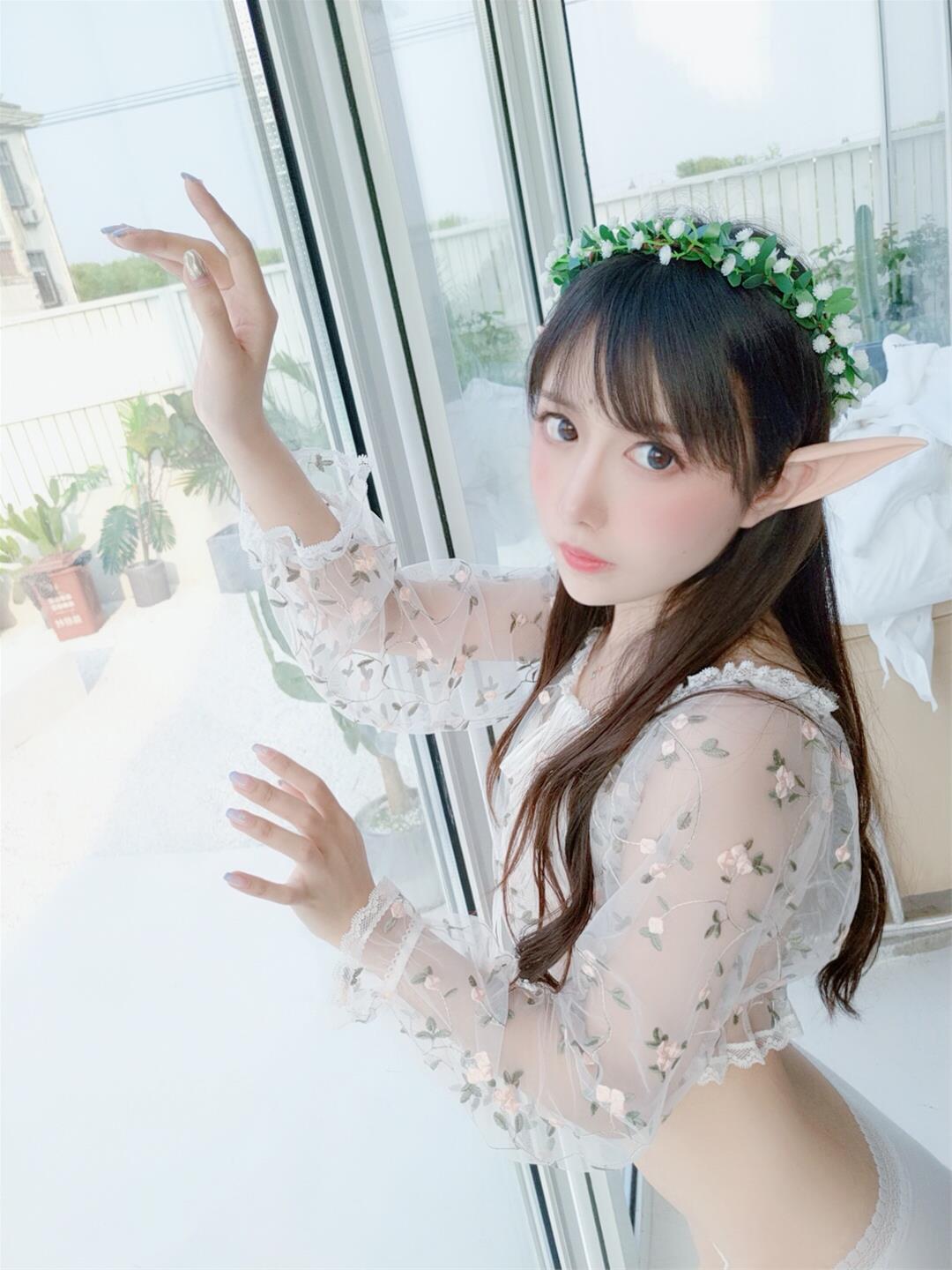 Shika小鹿鹿 夏日自拍 [25P-27MB]