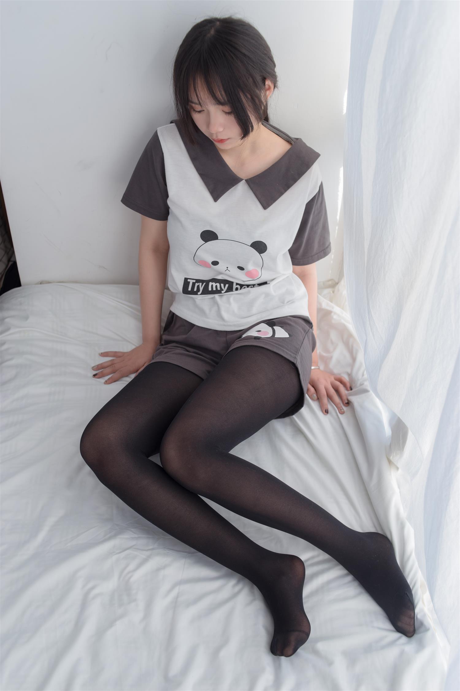 轻兰映画 VOL.012 可爱短发少女的黑丝 [60P-459MB]