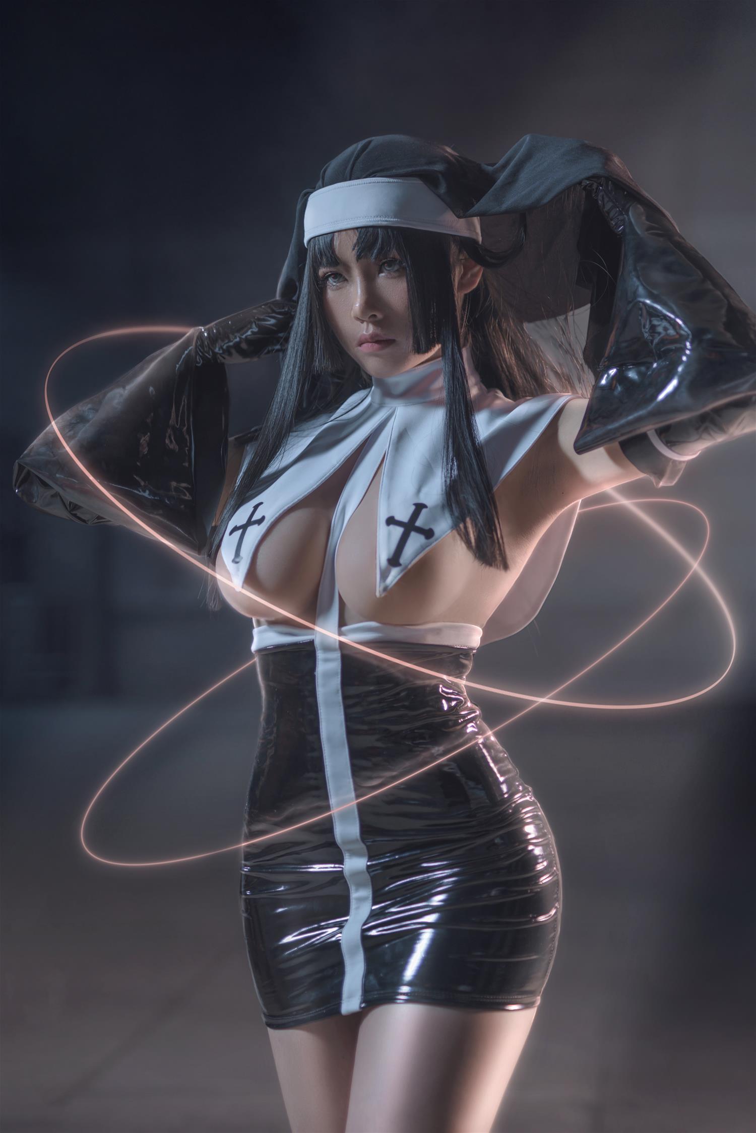 uki雨季 修女黑胶衣 [12P-86MB]