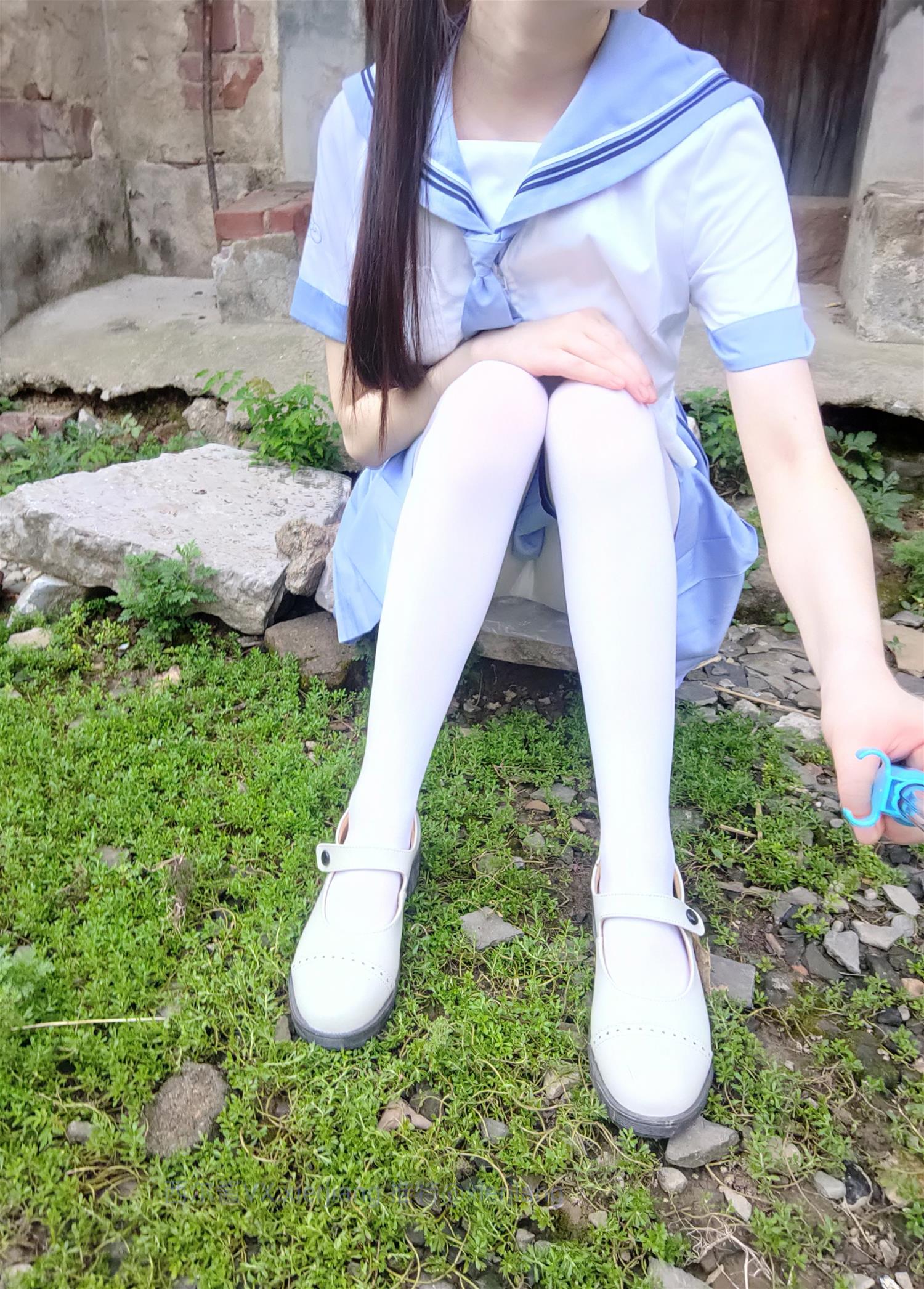 西尔酱 青草水手服 [74P1V-695MB]