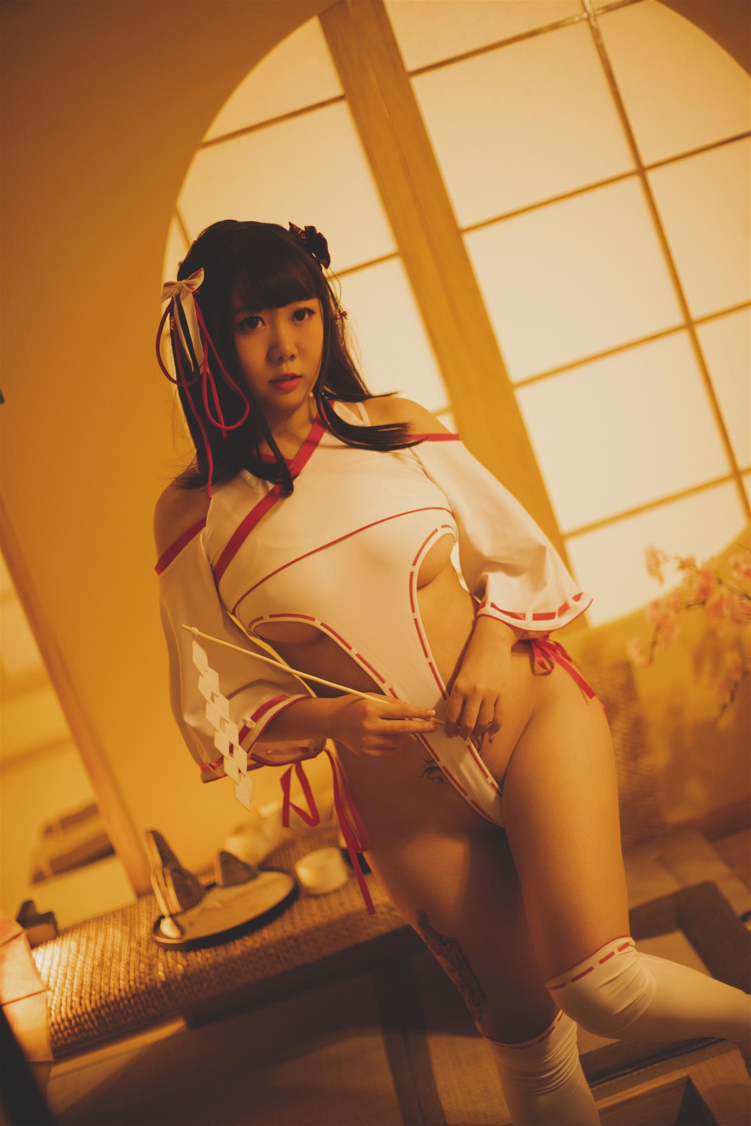 甜糖大魔王 妈妈子巫女 [33P2V-110MB]
