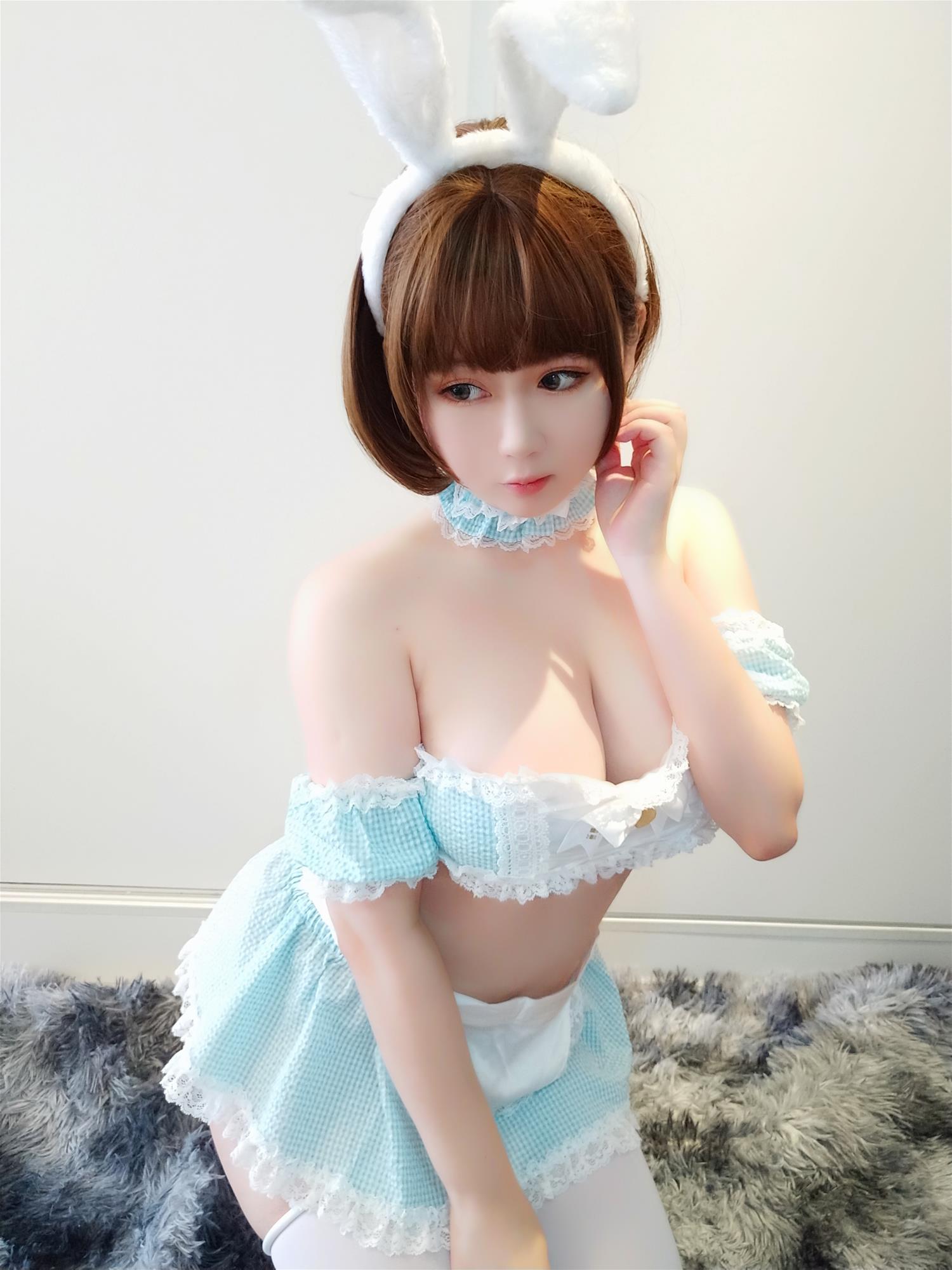 是依酱吖 白兔软软 [27P-57MB]