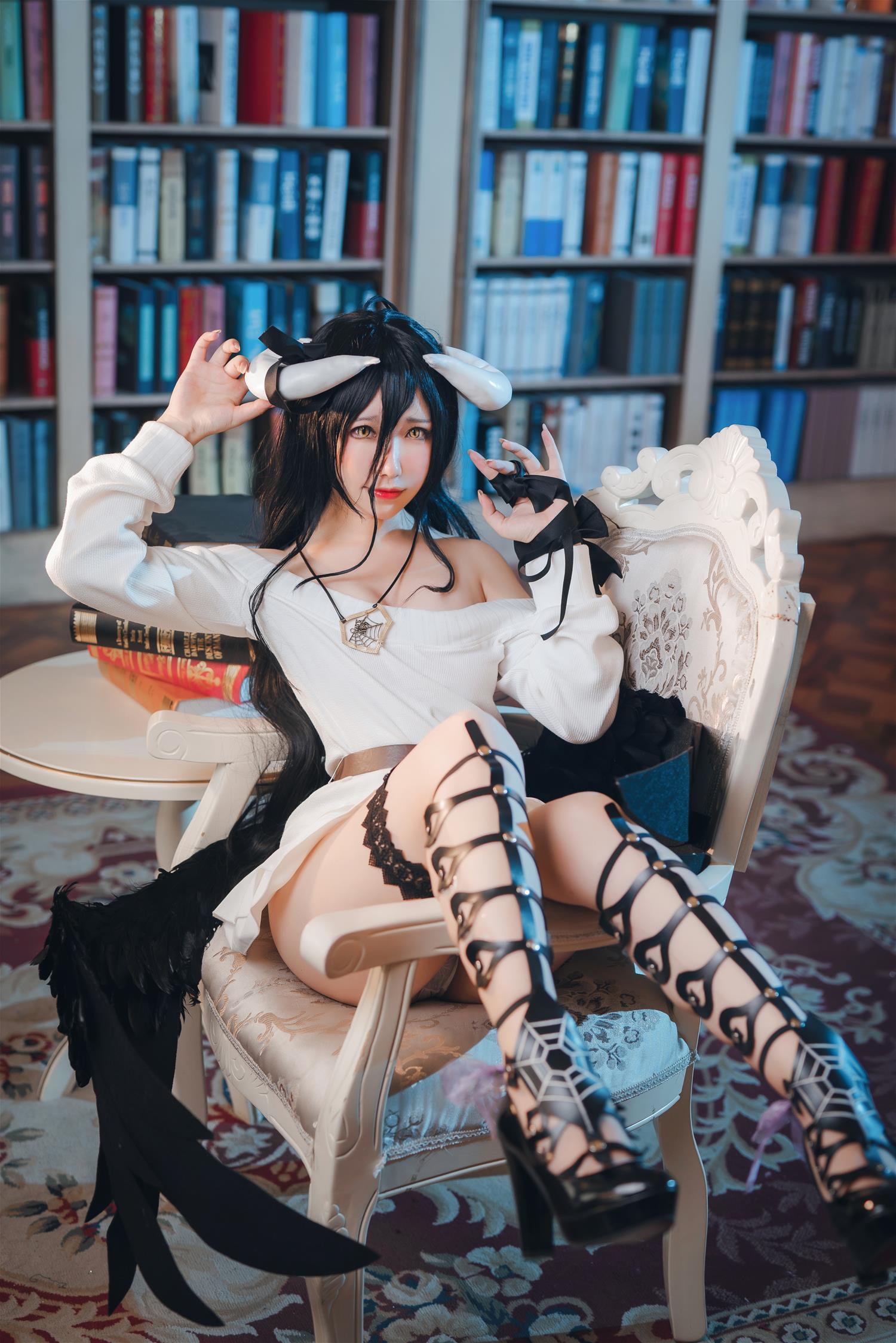 芋圆侑子 雅儿贝德私服 [20P2V-277MB]