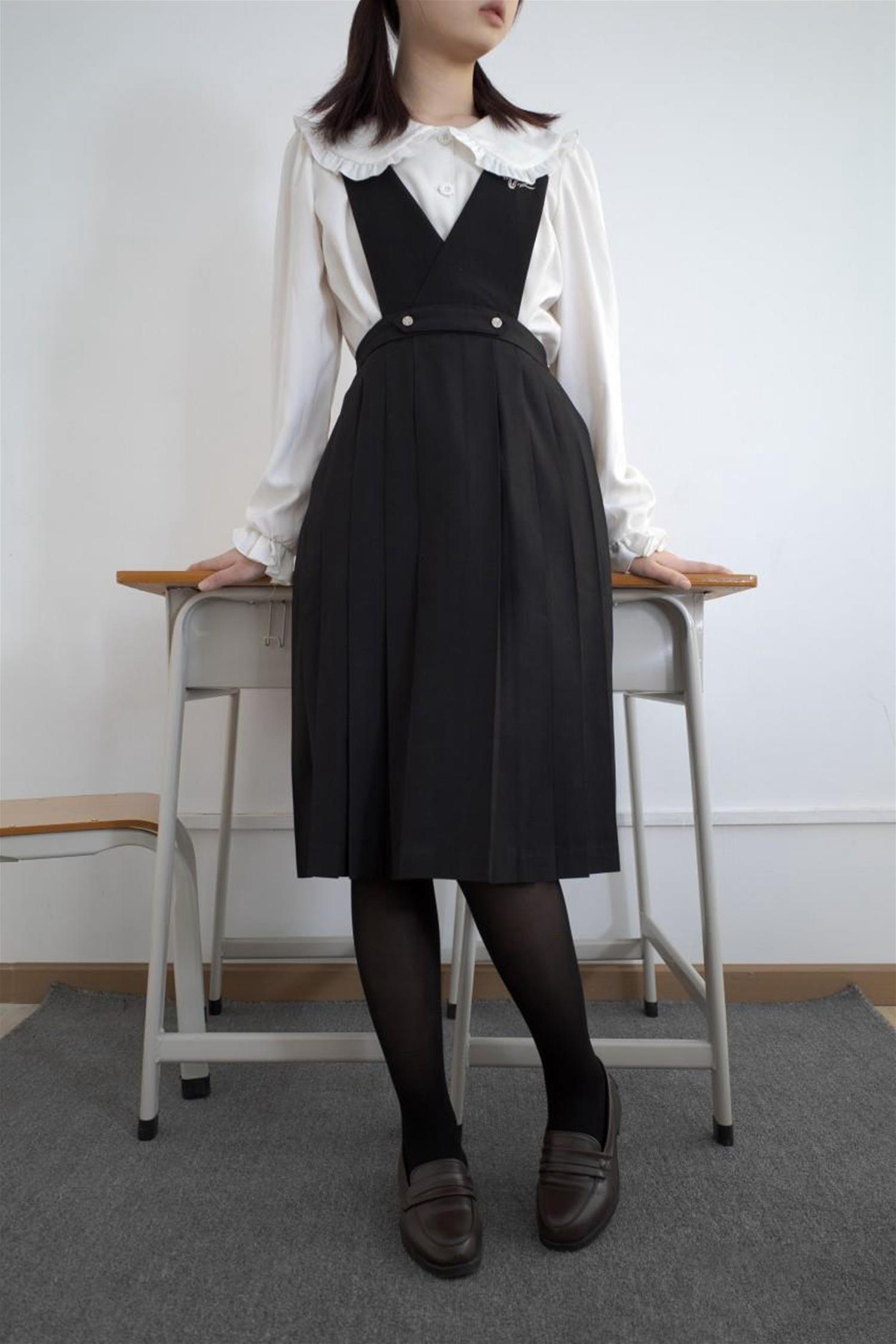 森萝财团 内部-005 小夜 黑丝 50D [113P1V-3.61GB]