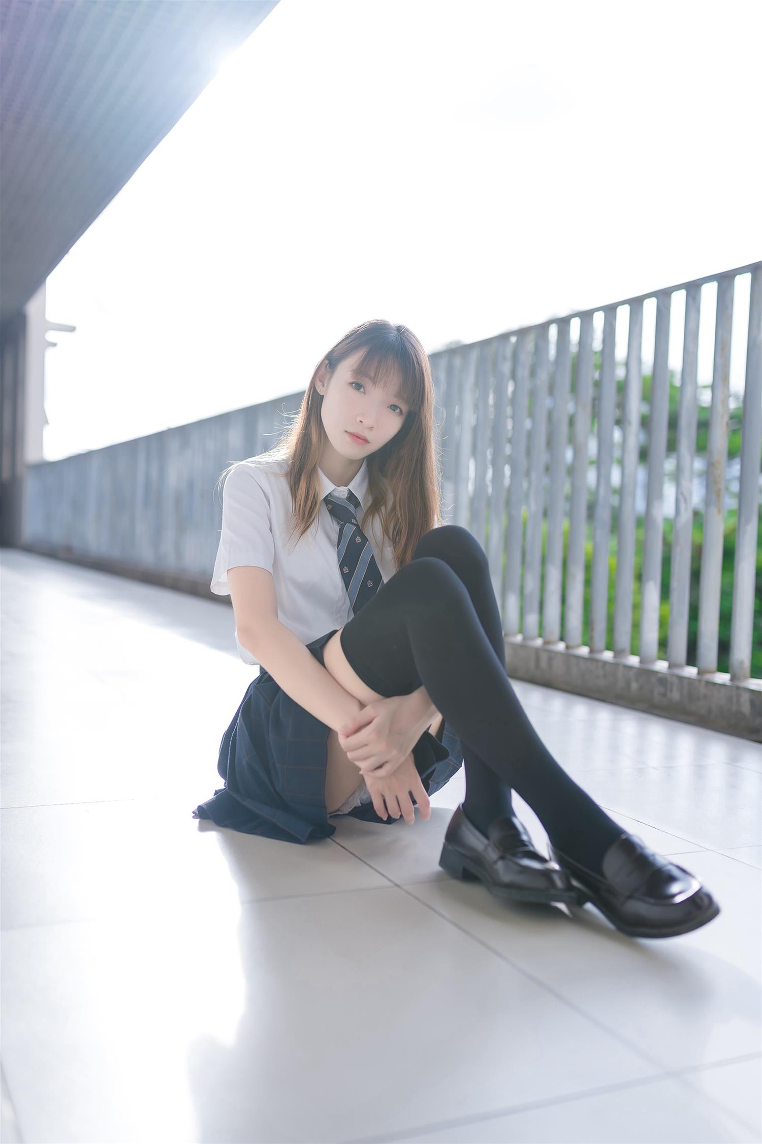 祖木子 午后阳光下的黑丝学妹 [47P-194MB]