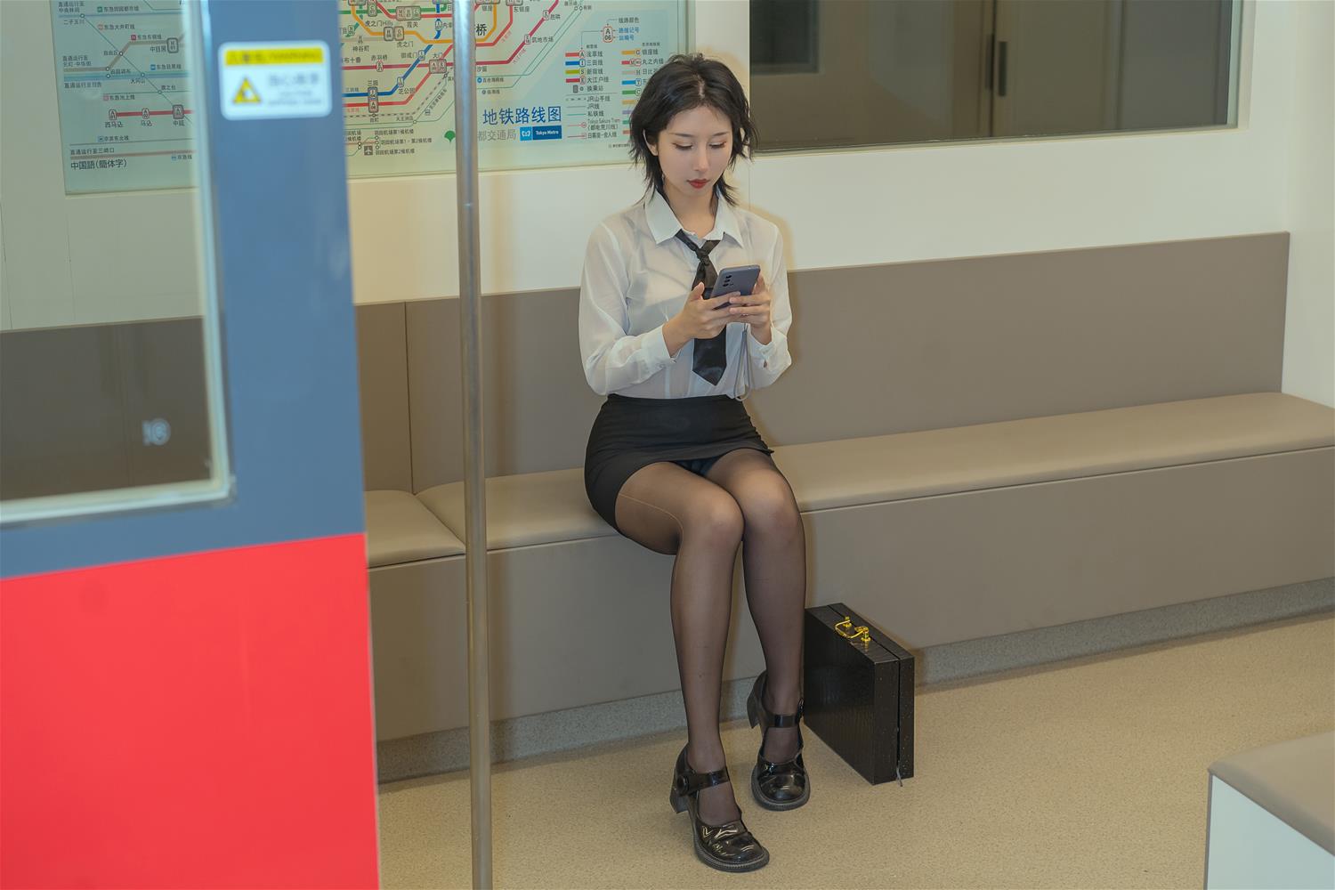 秋和柯基 &奶桃 电车 [80P1V-1.74GB]