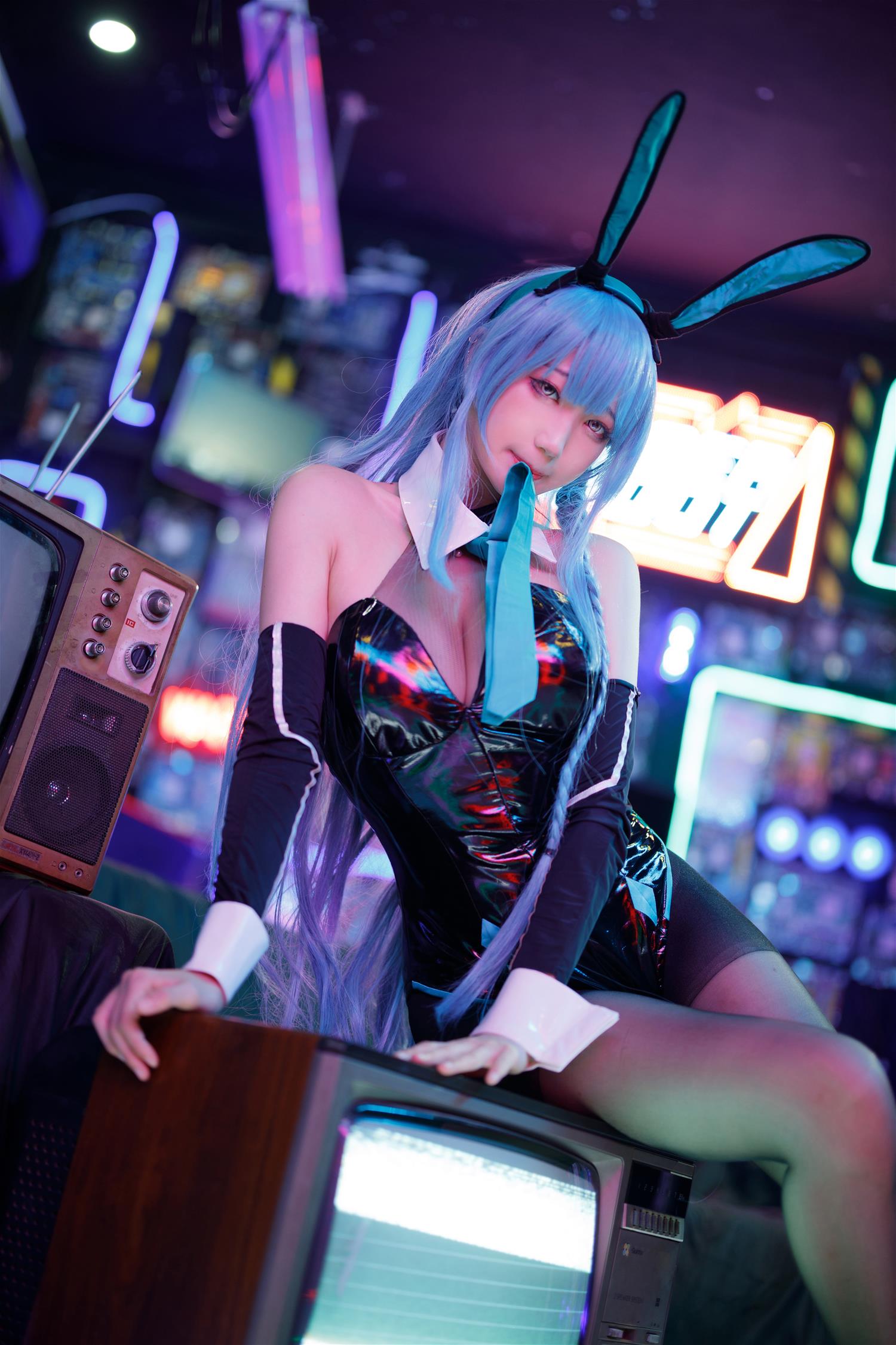 周叽是可爱兔兔 树城兔女郎 [28P-426MB]