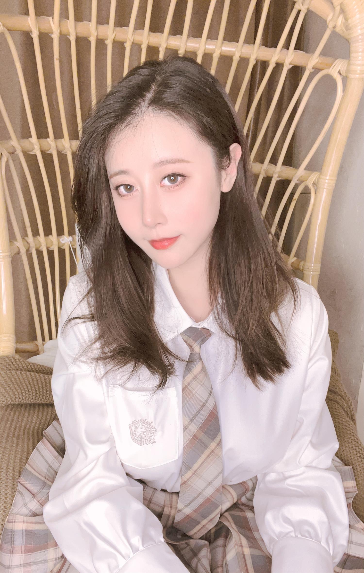 奈汐酱nice 34号自拍本 JK [53P3V-970MB]