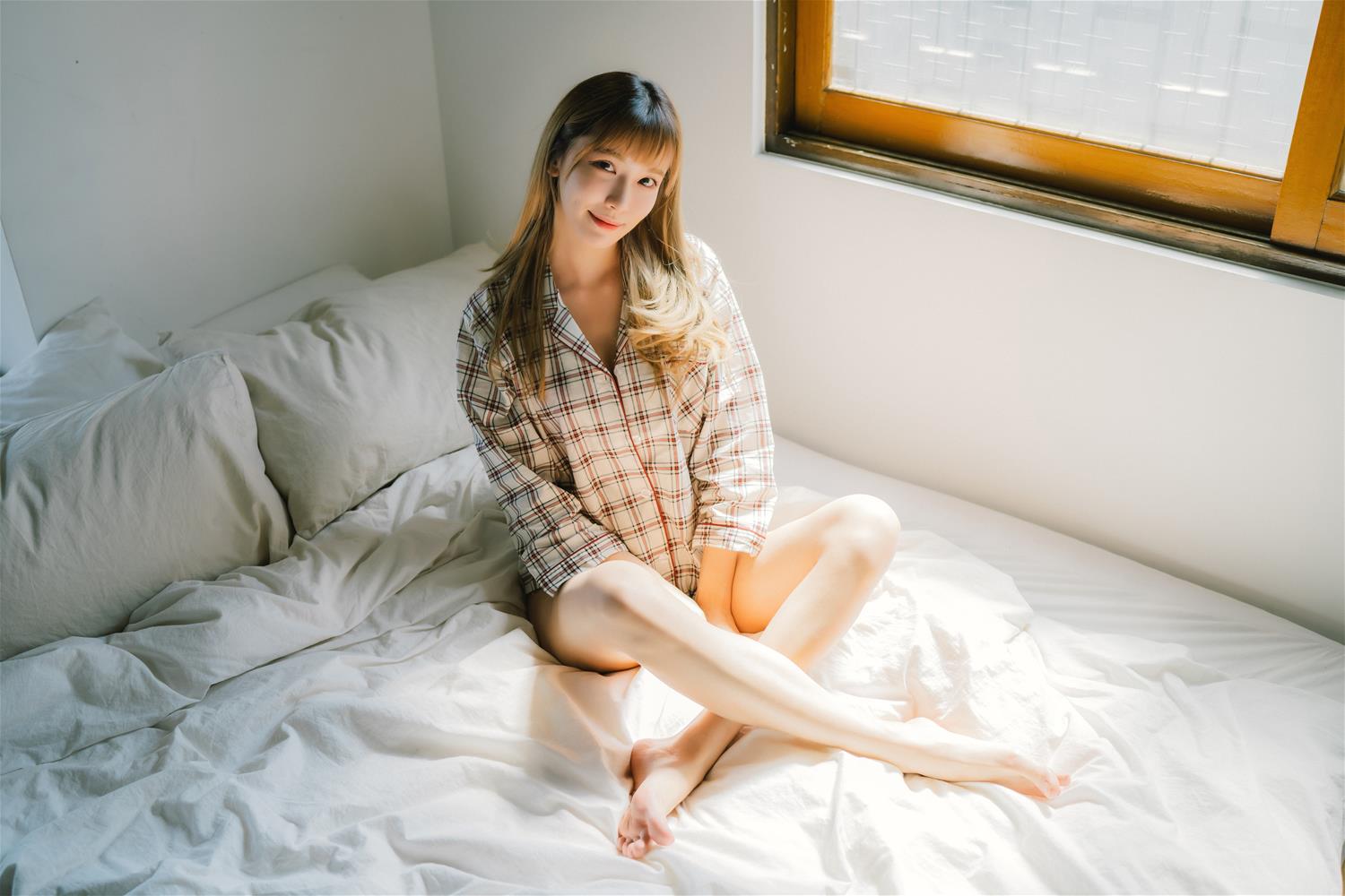 Ahrin Moon Night Snap Guerinnarae Hotel Vol.2 [81P-1.43GB]