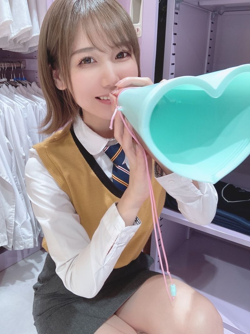 けん研 (けんけん)  fantia 2020.12 [148P9V-194MB]