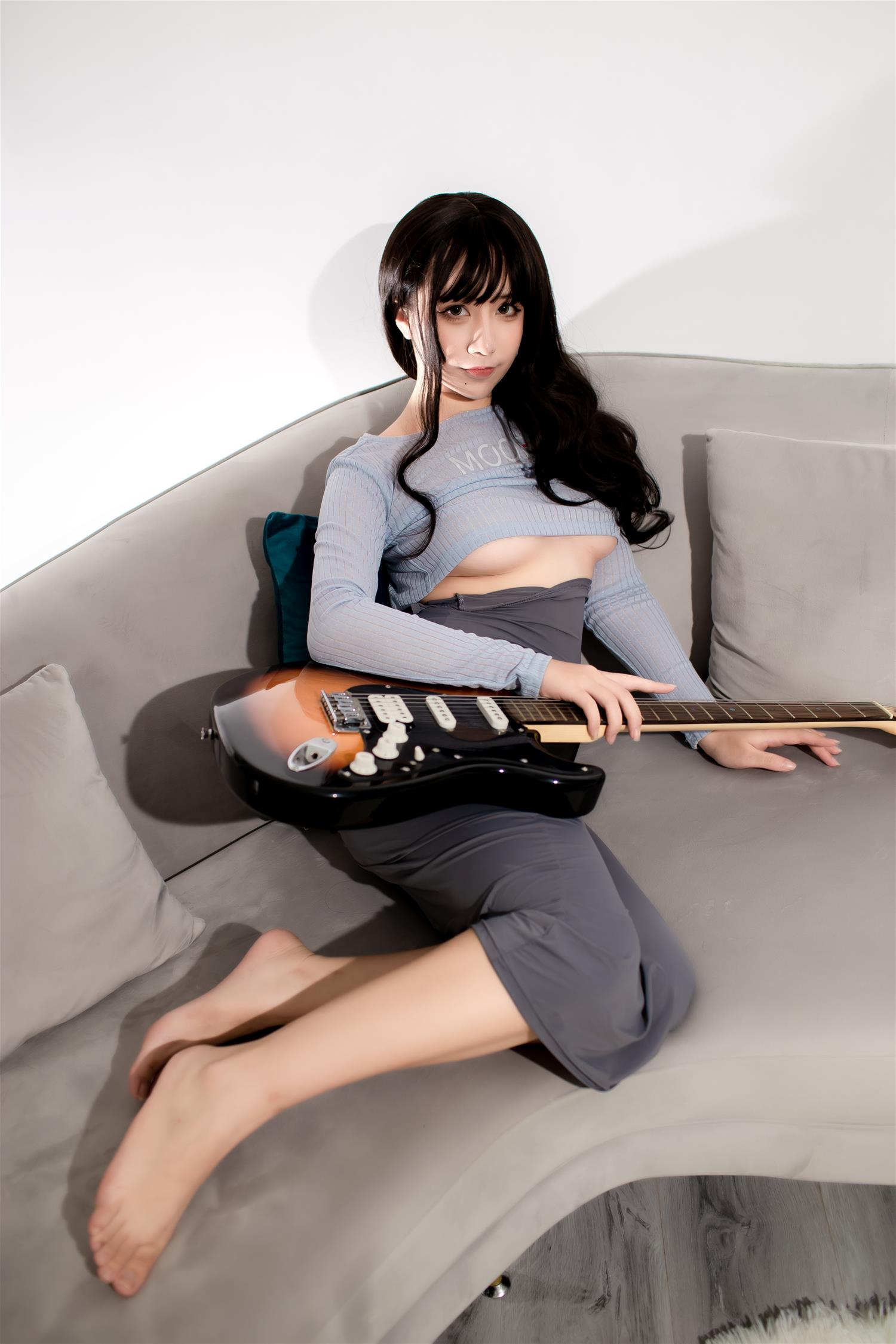 九曲Jean 吉他妹妹包臀裙 [52P-395MB]