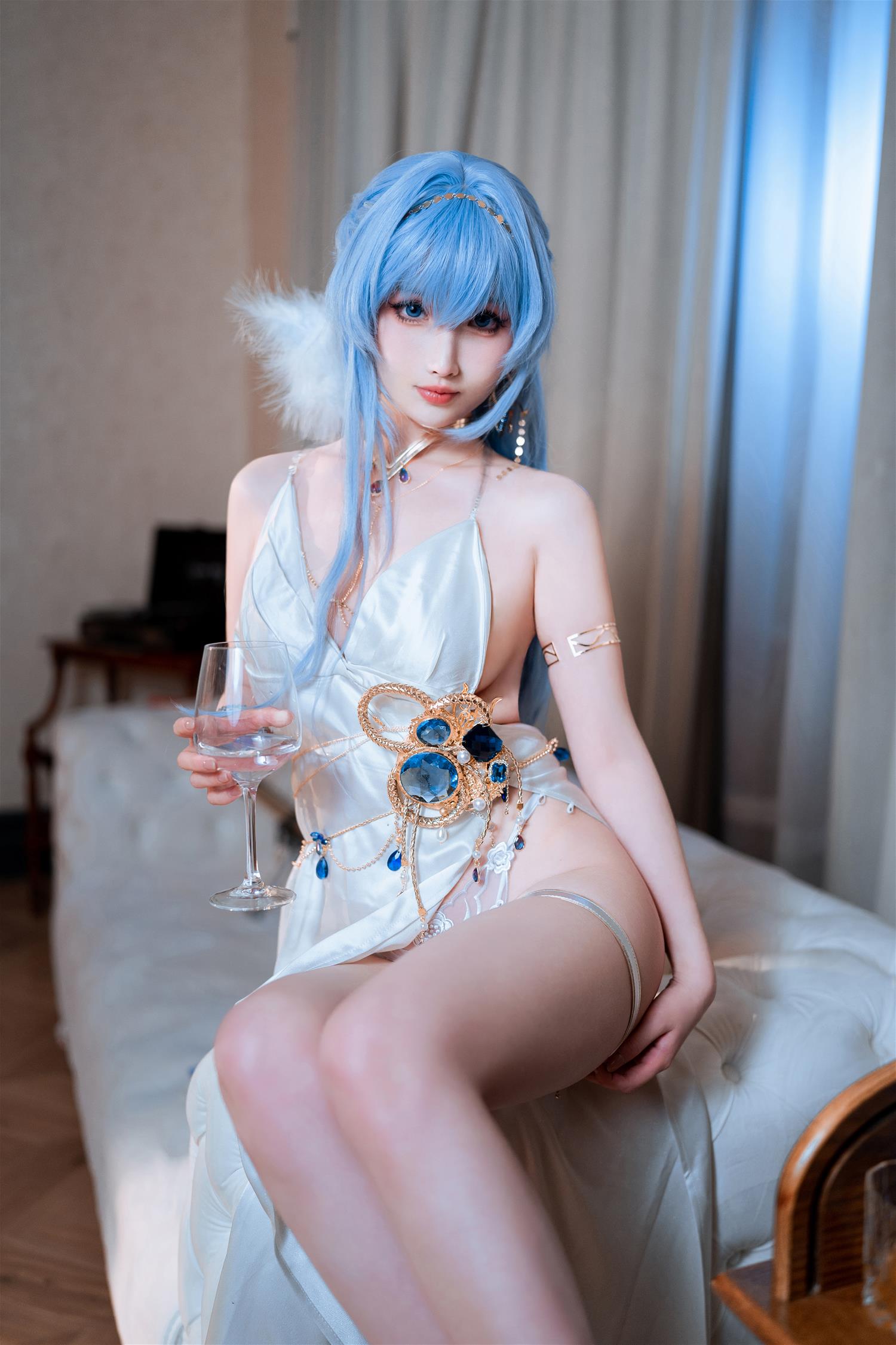 rioko凉凉子 海伦礼服 [48P14V-1.31GB]