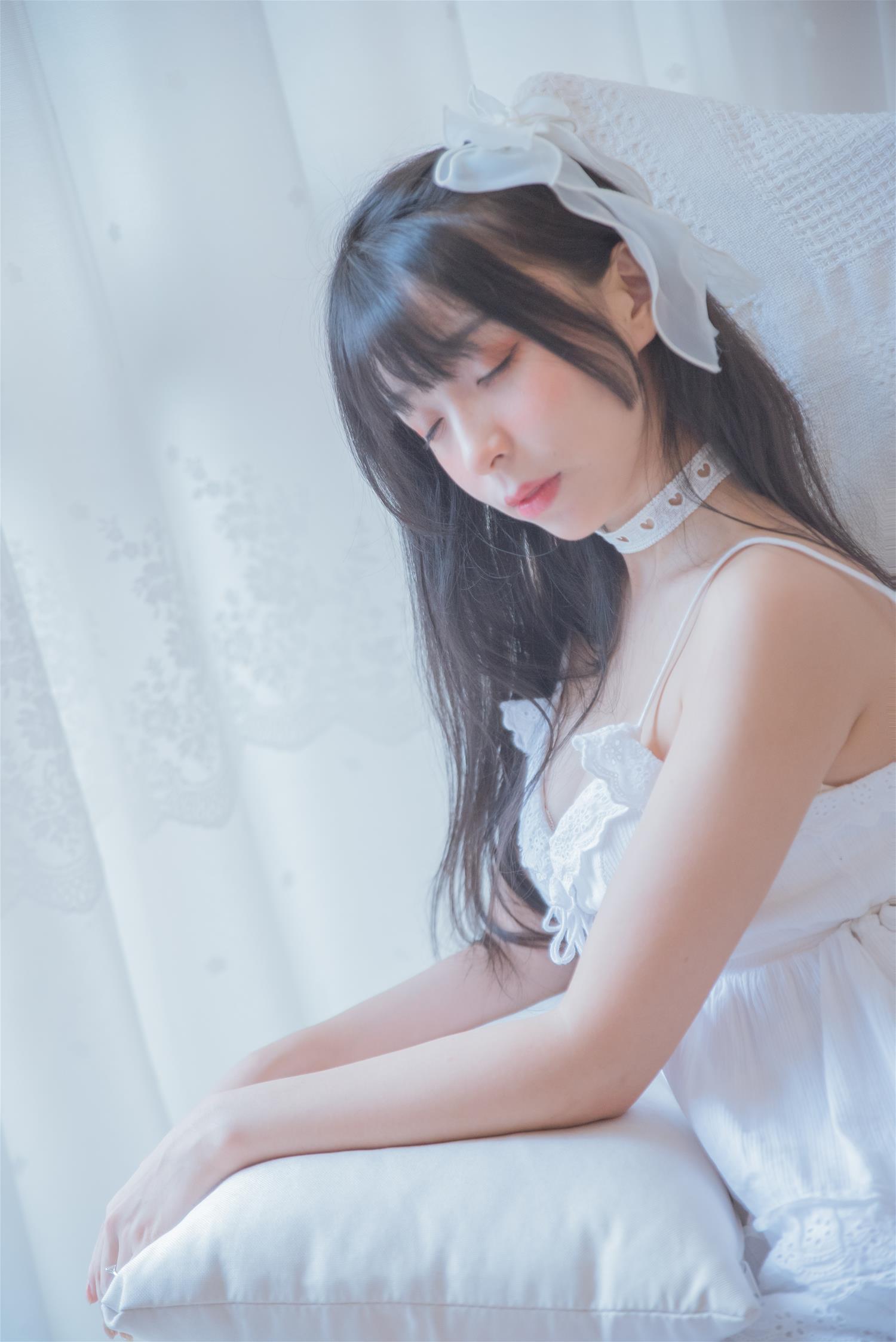 特软儿Sona 睡裙 [11P-168MB]