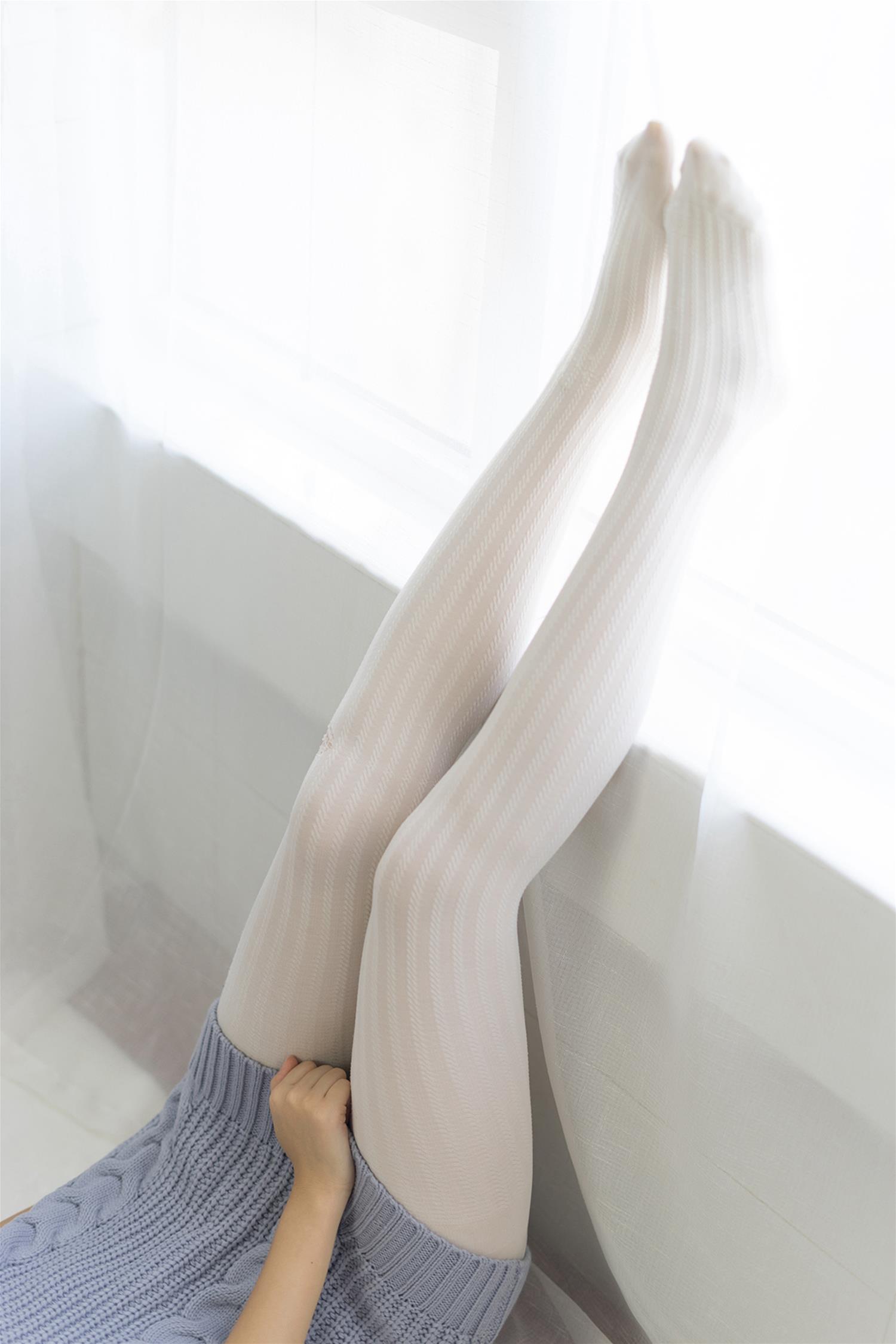 风之领域 NO.085 露背毛衣 [39P-201MB]