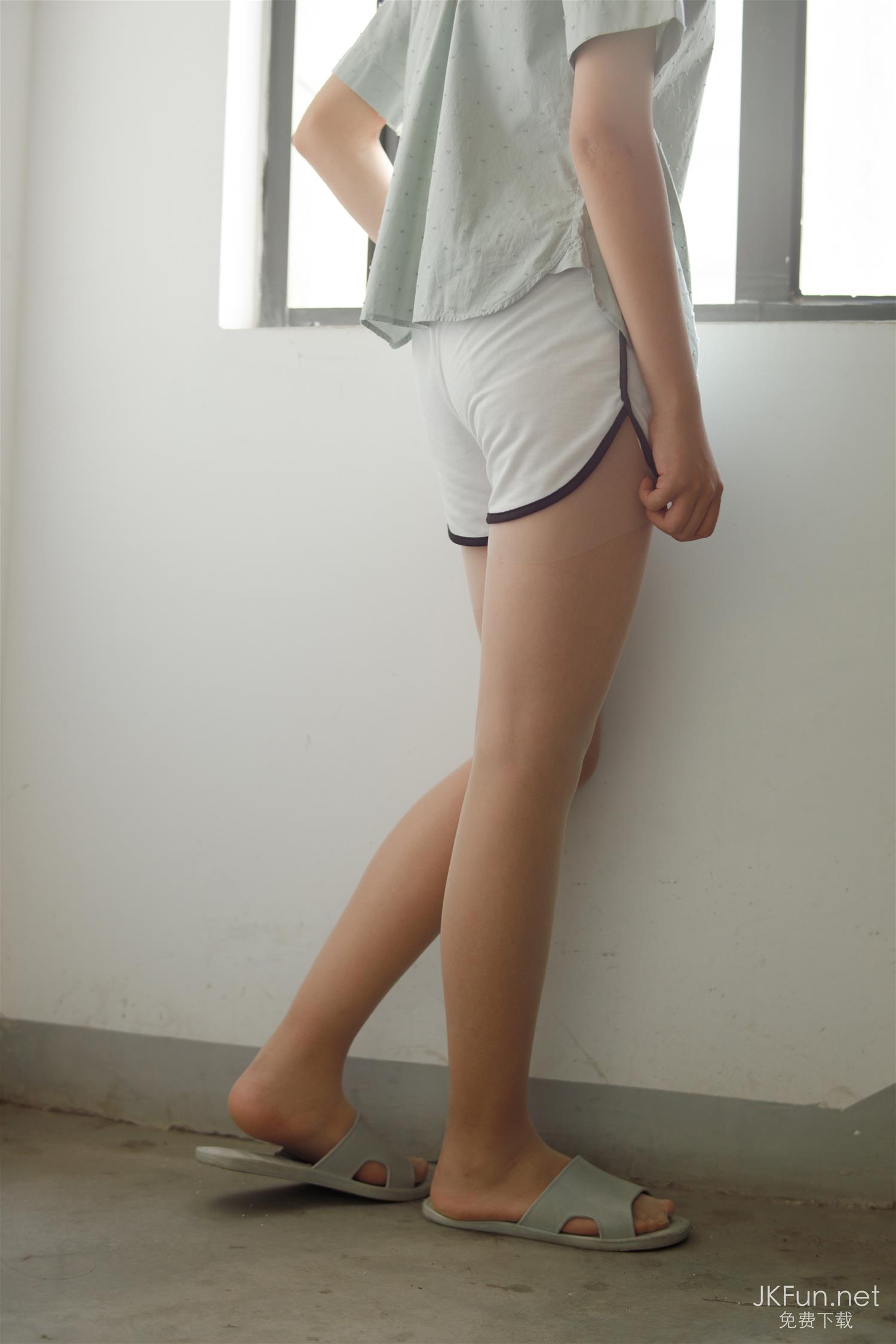 森萝财团 BETA-040 肉丝15D [32P-424MB]