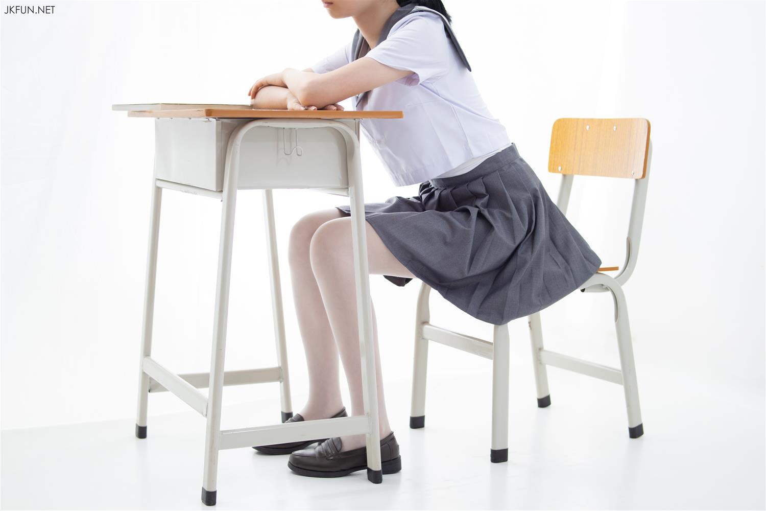 森萝财团 JKFUN-018 小青 15D超薄白丝 [108P1V-2.1GB]