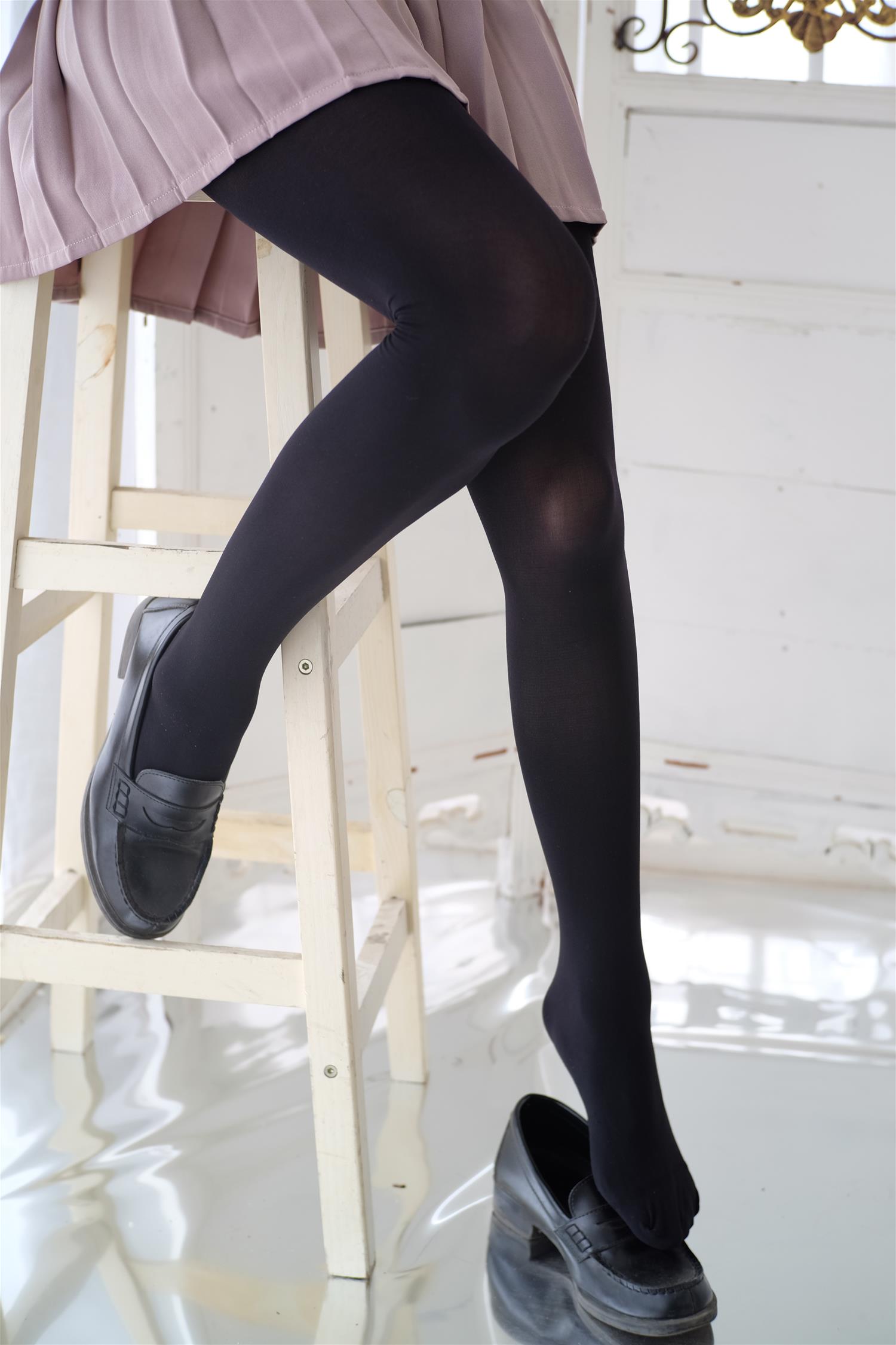 森萝财团 R15-029 慢慢脱下你的黑丝 [78P-417MB]