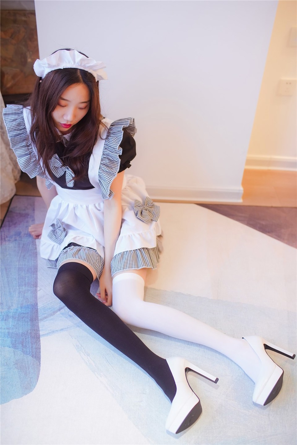 少女写真@黑白女仆装 [43P]