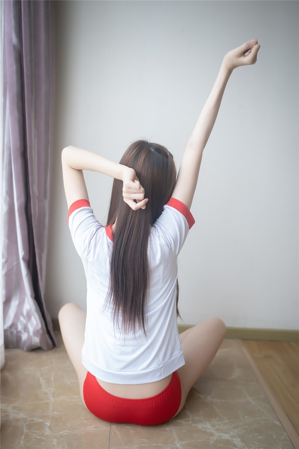 少女写真@红色体操服 [44P]