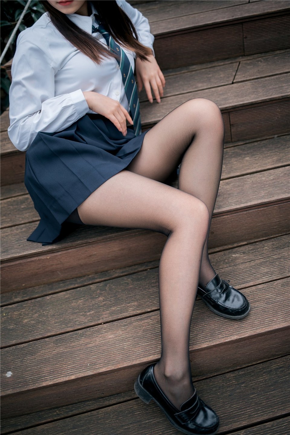 少女写真@黑丝制服少女 [37P]