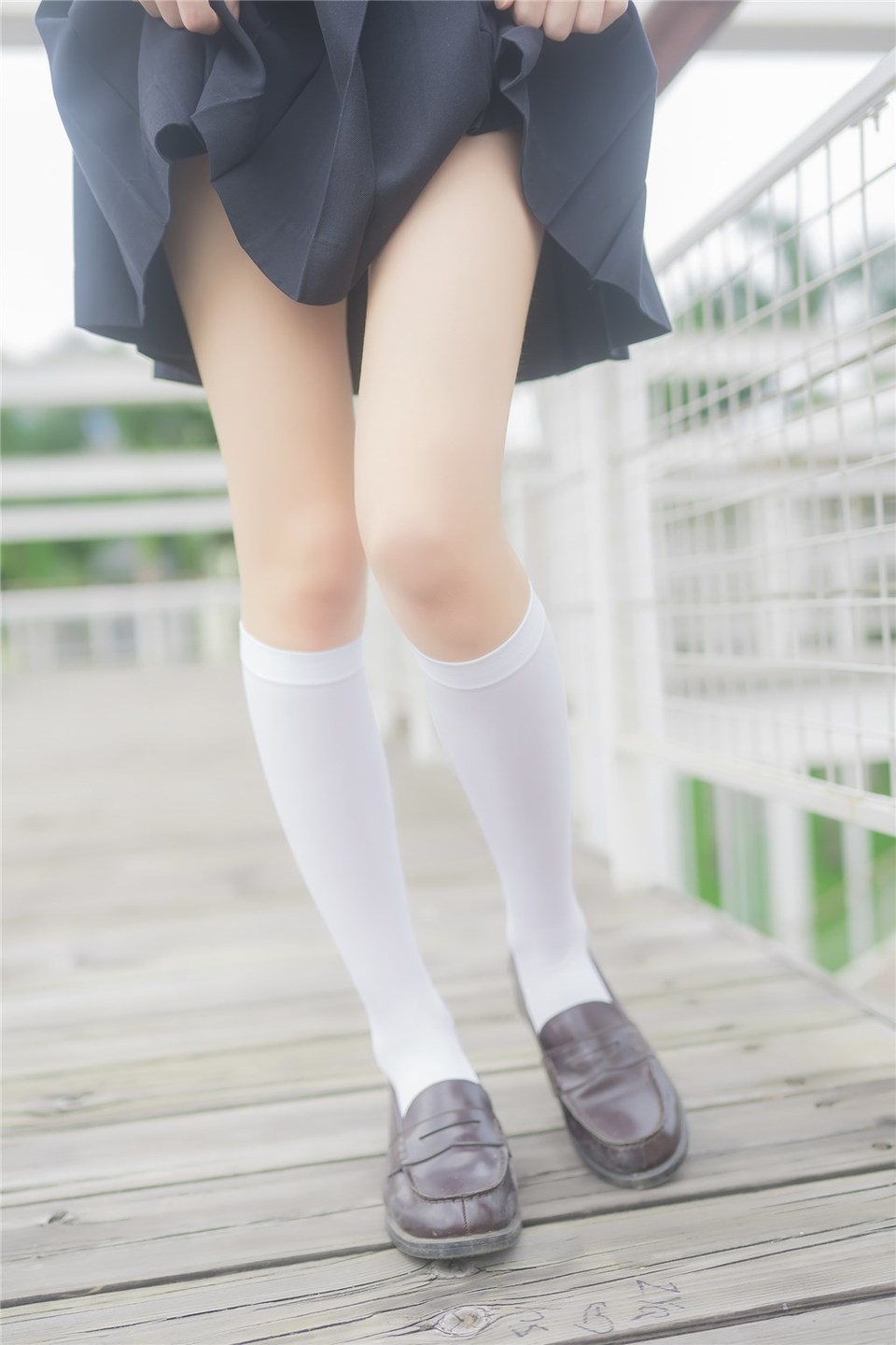 少女写真@阴天里的白丝 [40P]