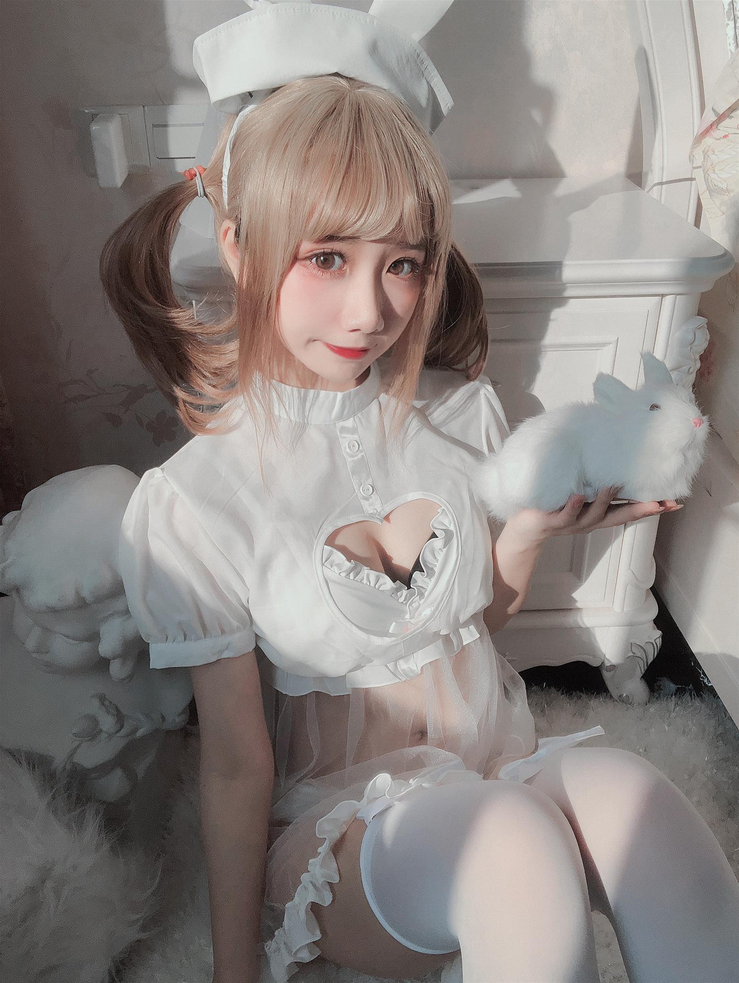 果咩酱w 兔子护士 [12P-63MB]
