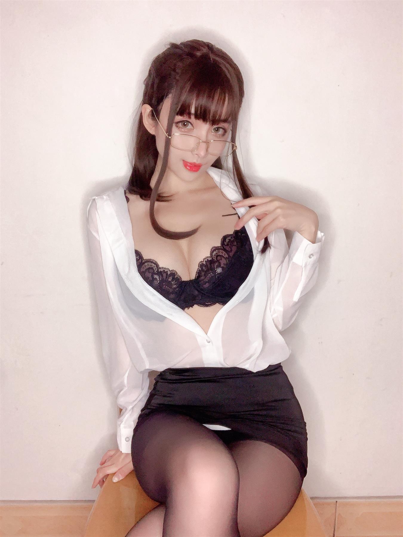 rioko凉凉子 教师 [18P-41MB]