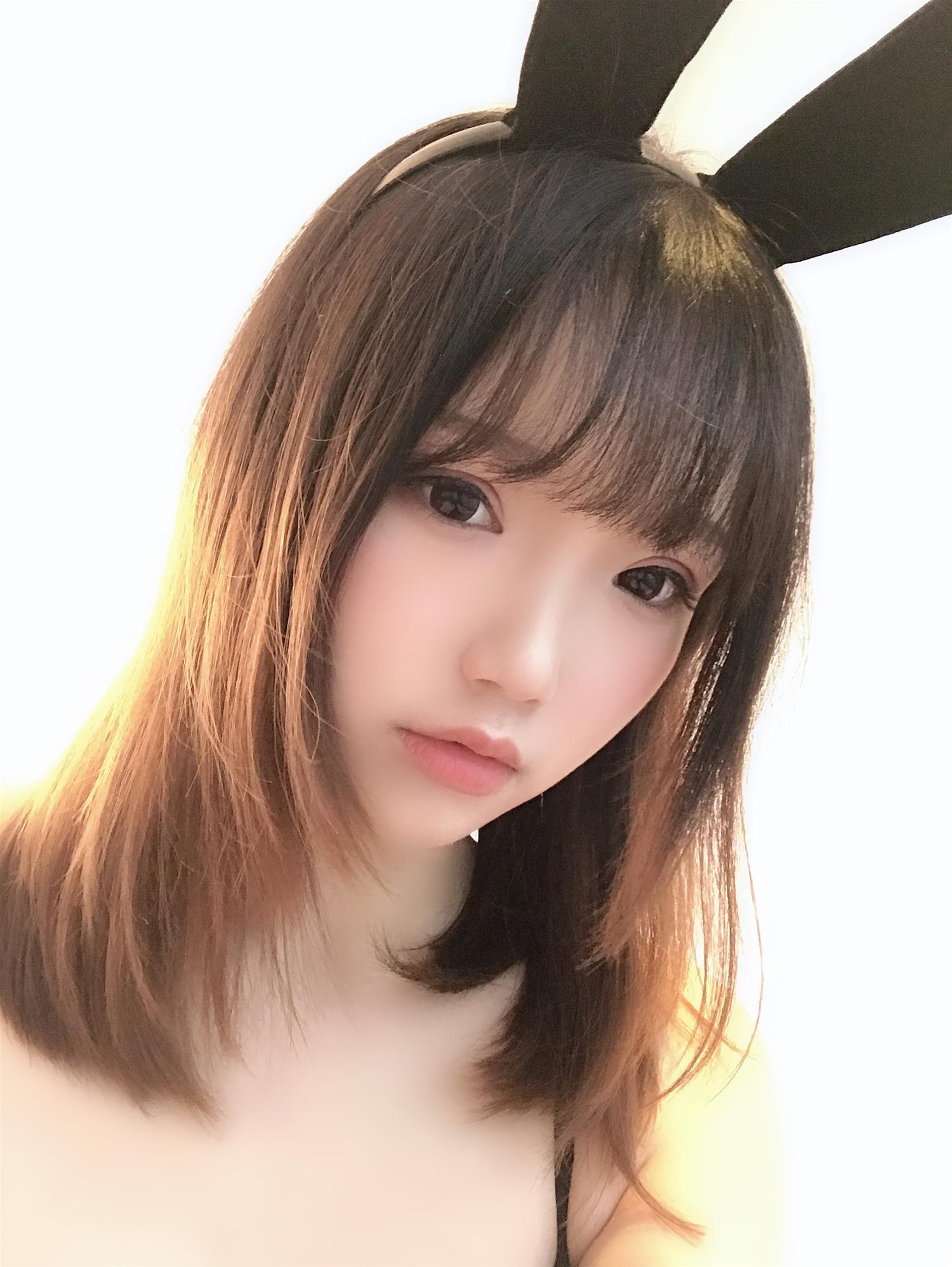 雪晴Astra 自撮りVol.02 兔女郎 (動画入り) [8P9V-114MB]