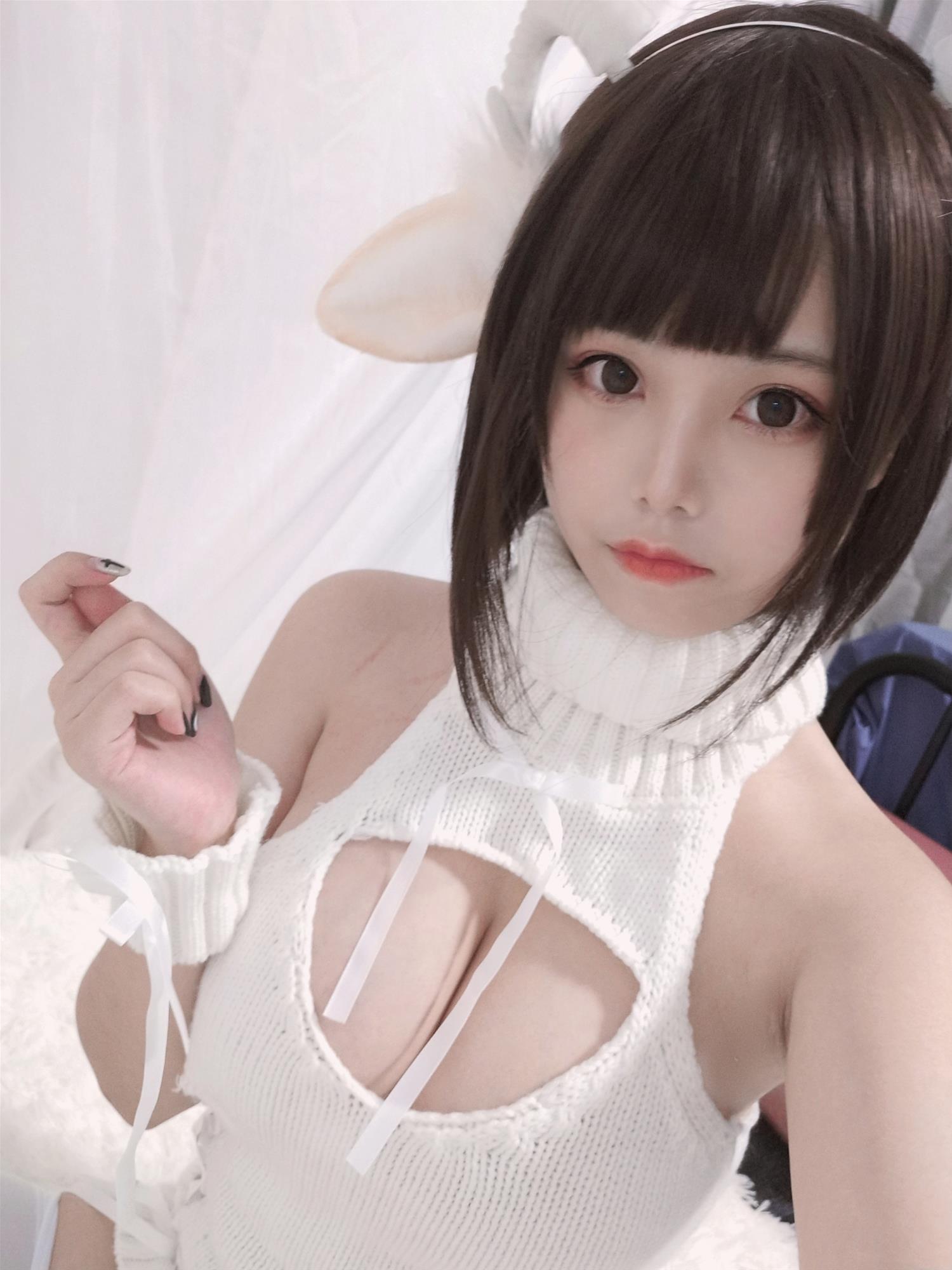 蜜汁猫裘 白丝毛衣 [40P3V-152MB]