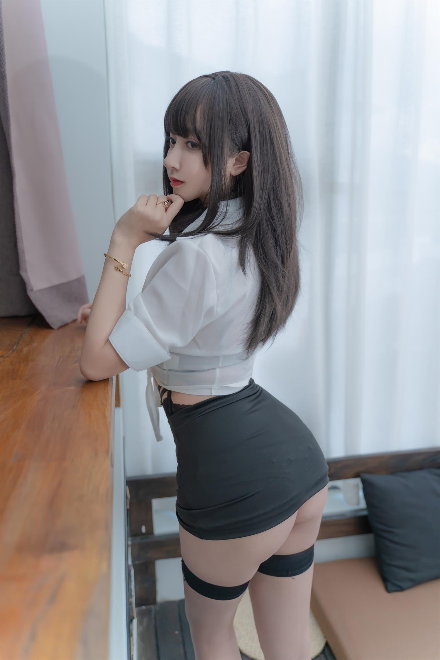 过期米线线喵 职场新人 [58P-100MB]