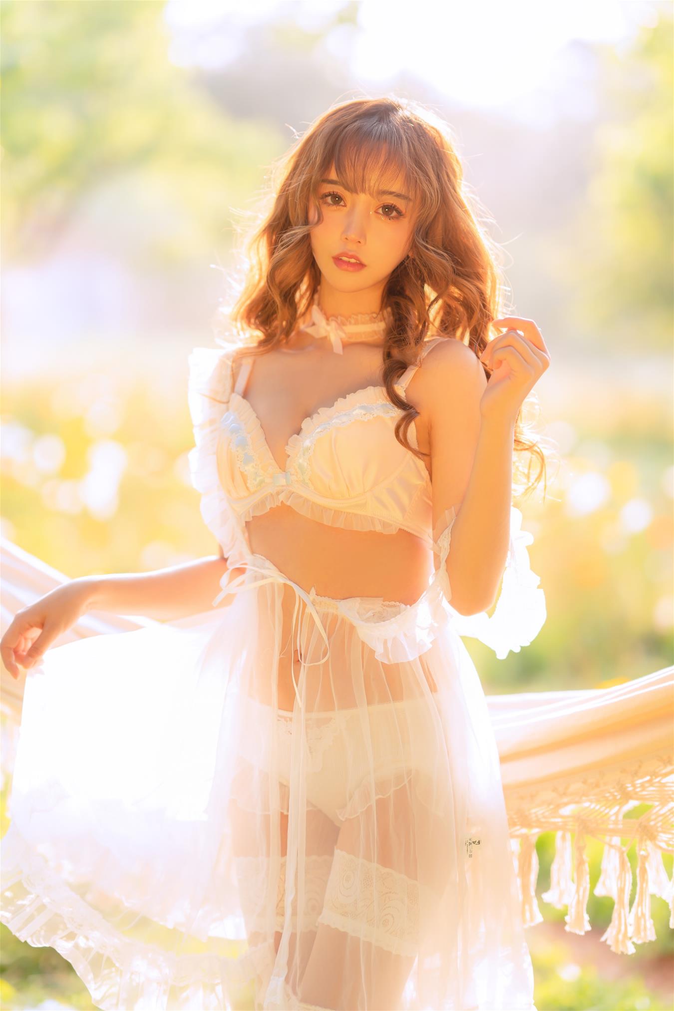 过期米线线喵 夏日限定 – 吊床 [52P-95MB]