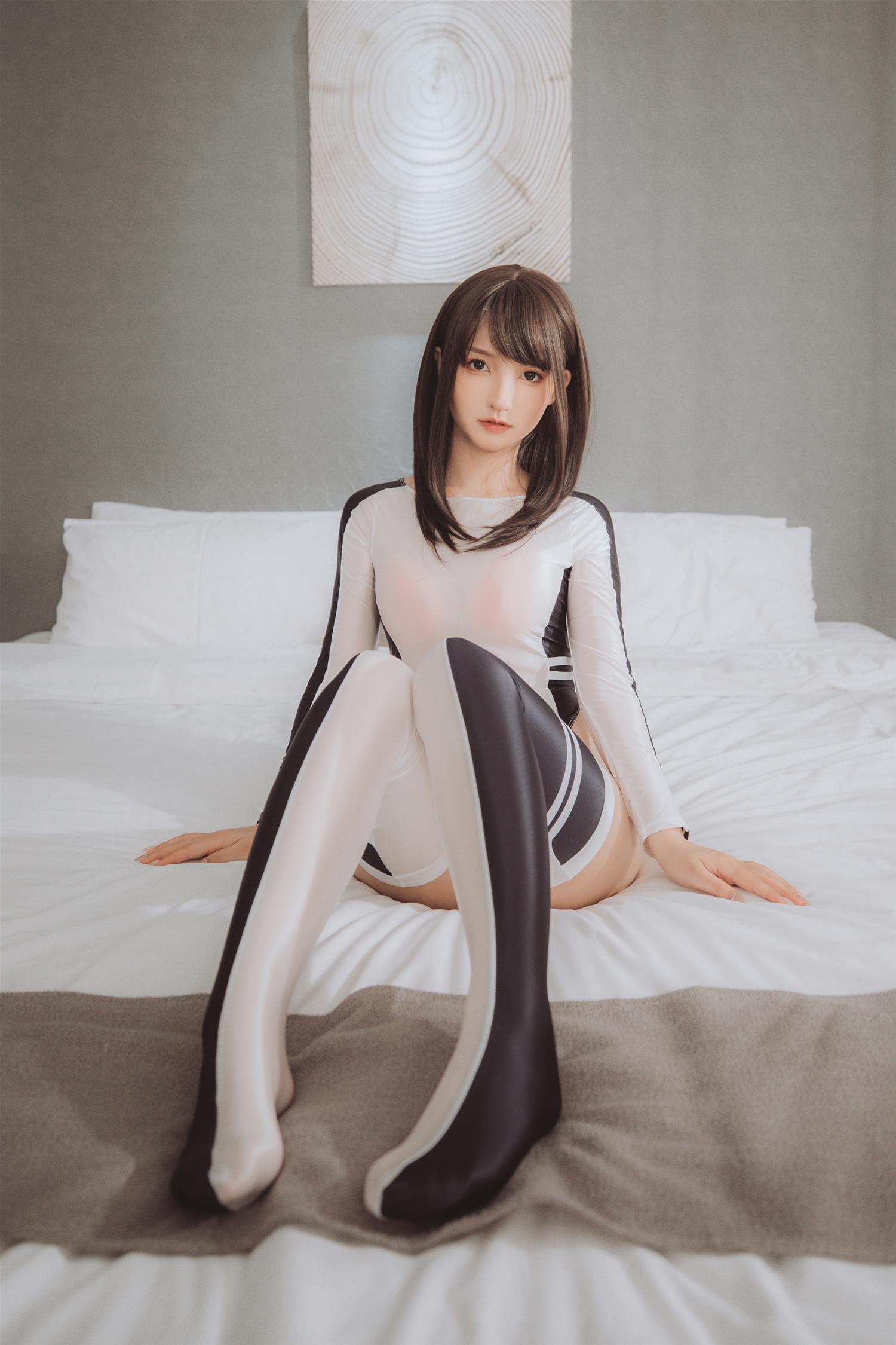 神楽坂真冬 VOL.060 竞泳主题 水之形2 [150P2V-853MB]